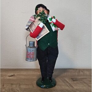 Byers Choice 2004 Caroler Figurine Christmas Red Green Milkman Limited Ed 27/100